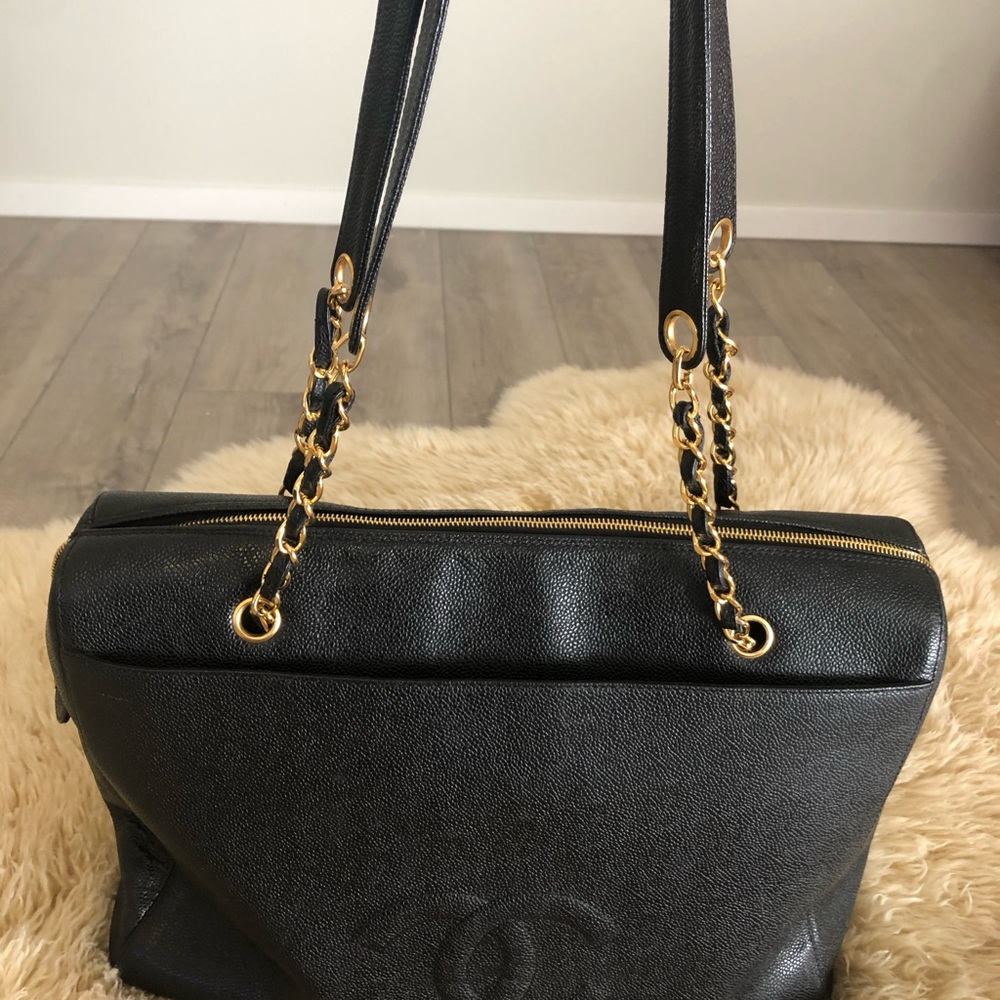 CHANEL Vintage Shopping Tote - Picture 2 of 4